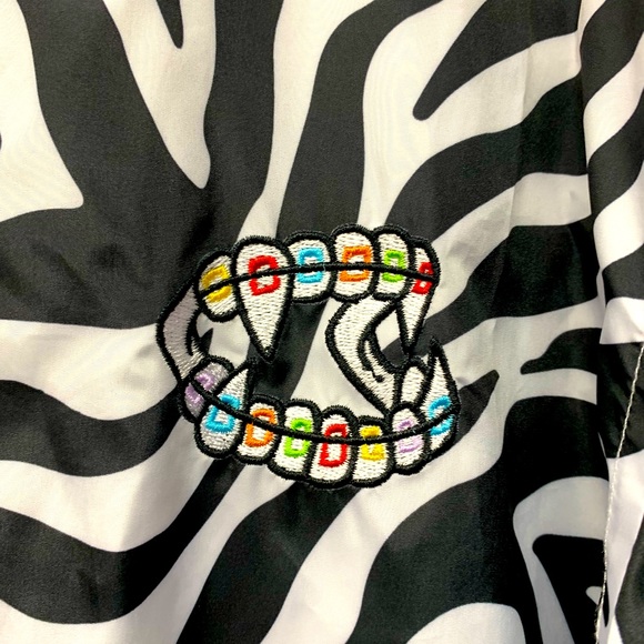 Salem 7 - Picture 2 of 4